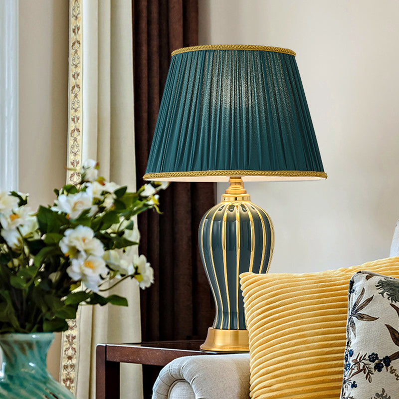 Light Luxury Dark Green Ceramic Table Lamp