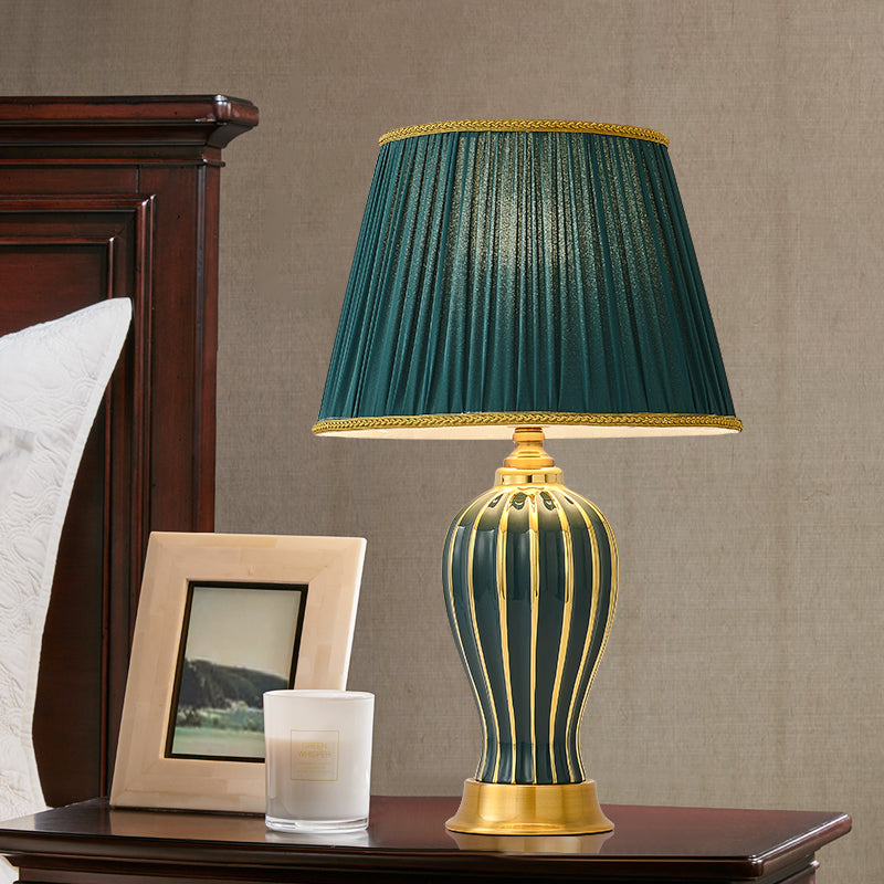 Light Luxury Dark Green Ceramic Table Lamp