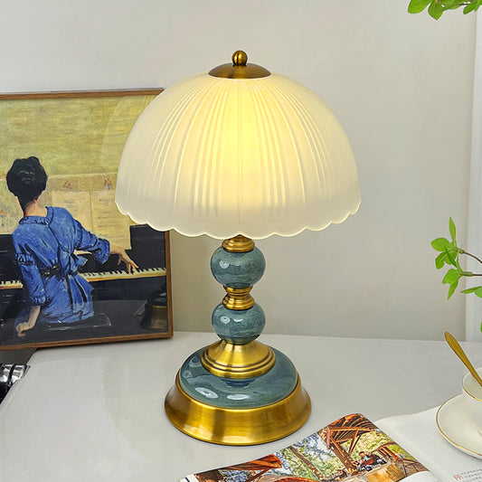 Vintage - Style Ceramic Table Lamp