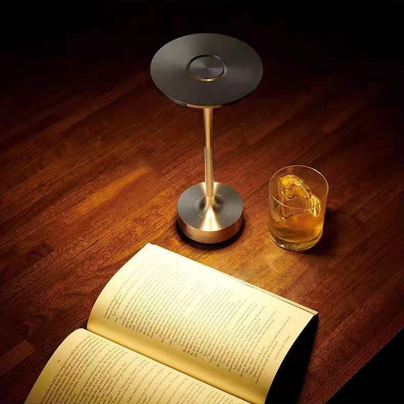 Charging desk light