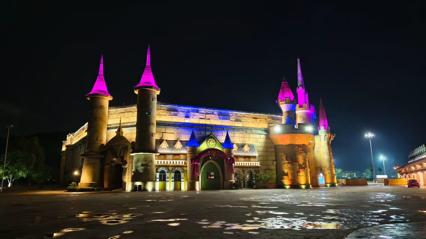 How Custom OEM Outdoor Lighting Transformed Roco Castle and Joyland Amusement Park
