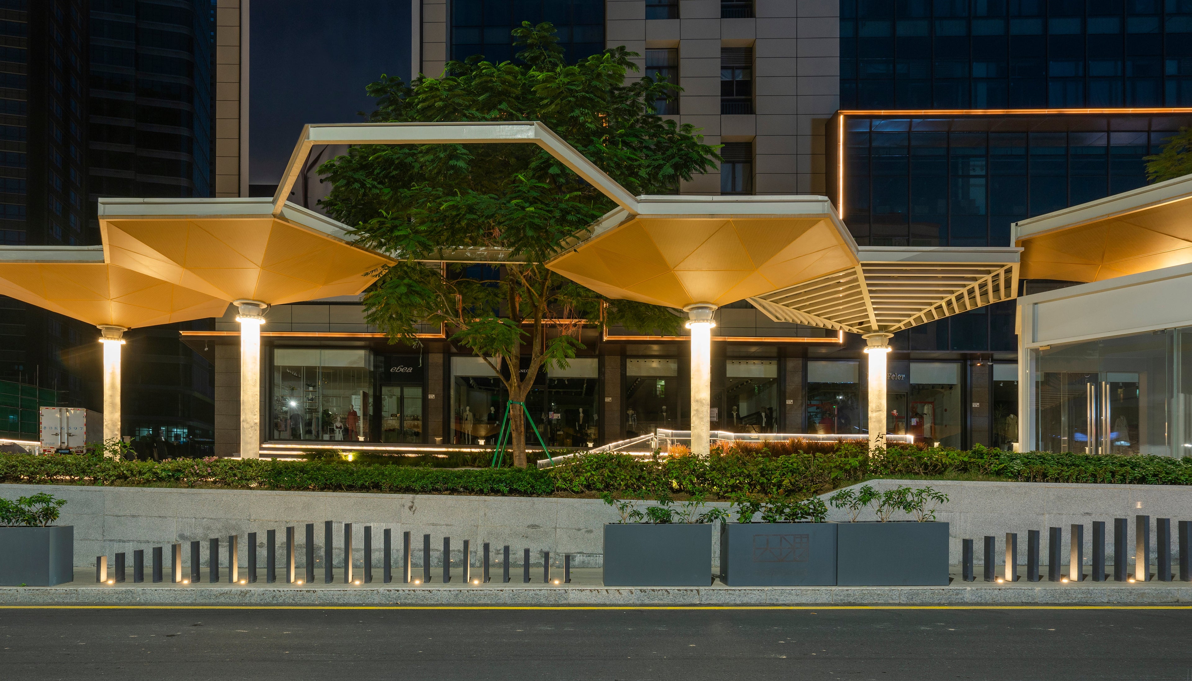 High-Lumen LED Strip Lighting for Dalang Fashion Town, Shenzhen: A Landmark Outdoor Lighting Case Study