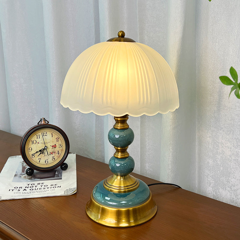 Vintage - Style Ceramic Table Lamp