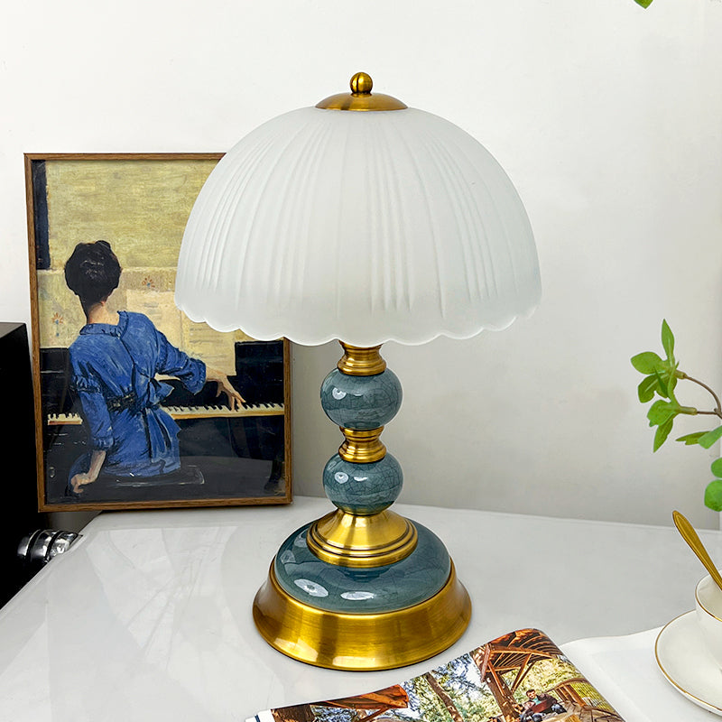 Vintage - Style Ceramic Table Lamp
